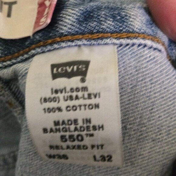 Levi's 550 Relaxed Fit Wide Tapered Leg Jeans Size 36x32 - Picture 8 of 8